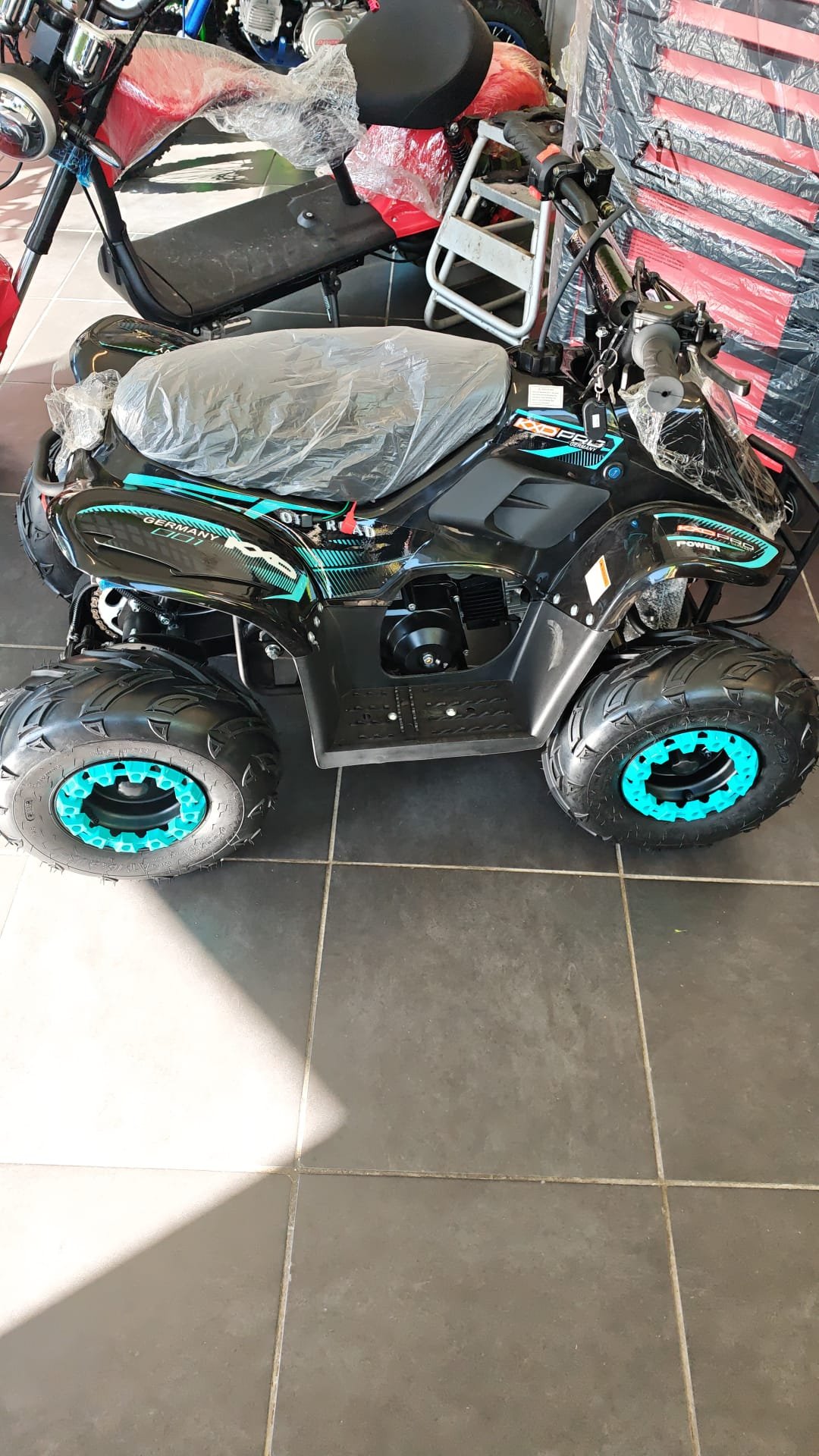 Quad ado et adulte essence Bigfoot avec marche arrière