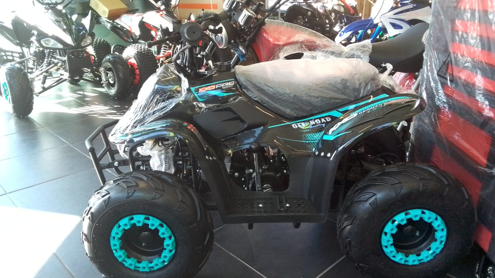 Quad ado et adulte essence Bigfoot avec marche arrière